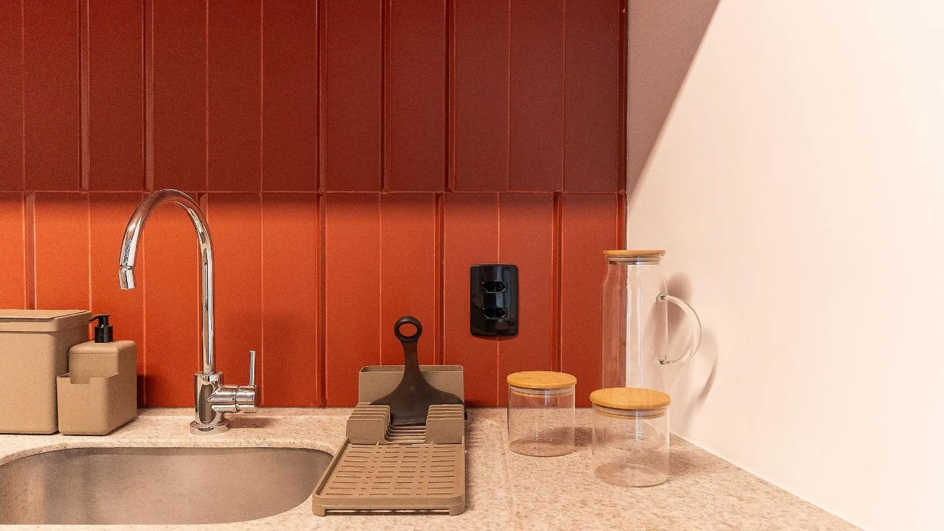 Oslo Xtay - Estudios Com Cozinha Completa No Centro De Floripa Флорианополис Апартаменты