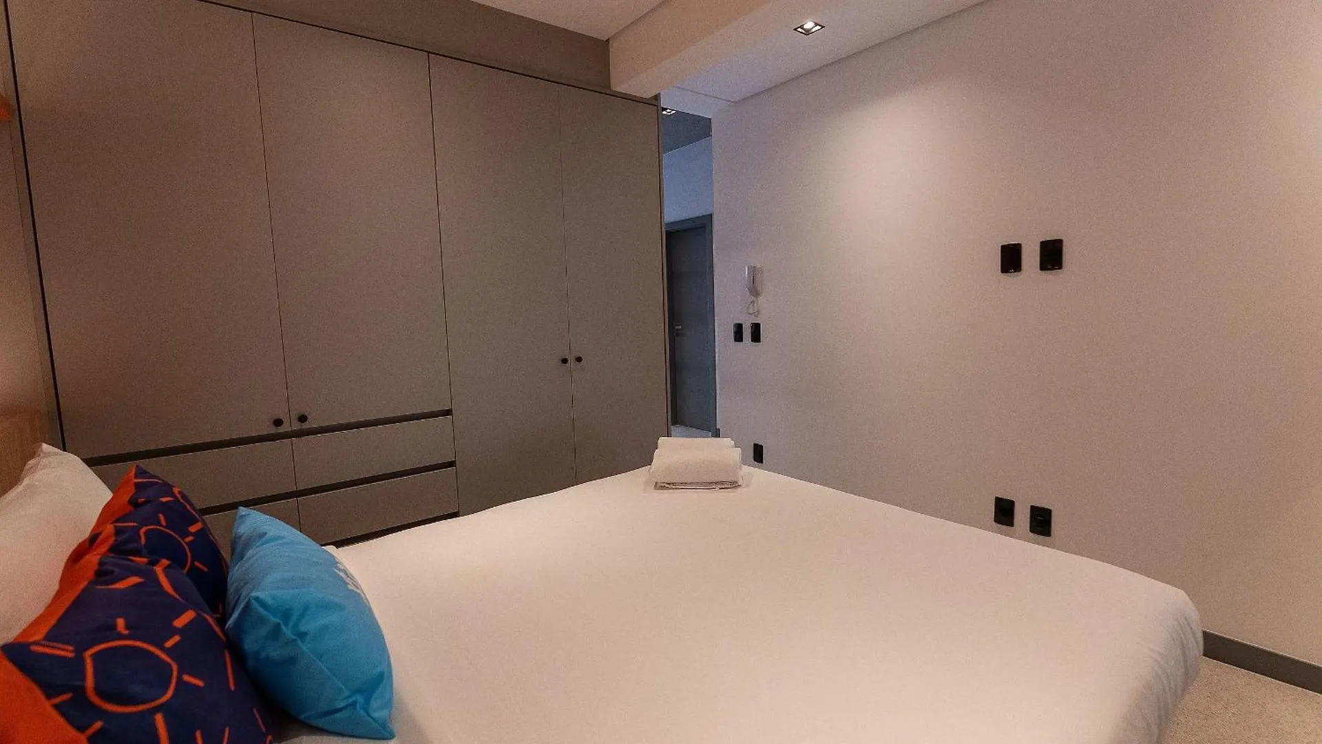 Oslo Xtay - Estudios Com Cozinha Completa No Centro De Floripa Флорианополис
