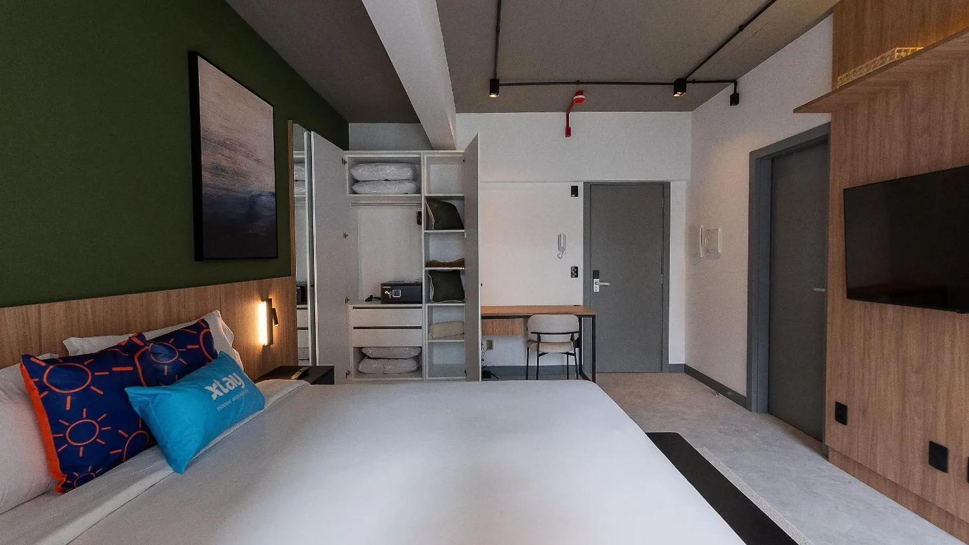 Oslo Xtay - Estudios Com Cozinha Completa No Centro De Floripa Флорианополис 0*,