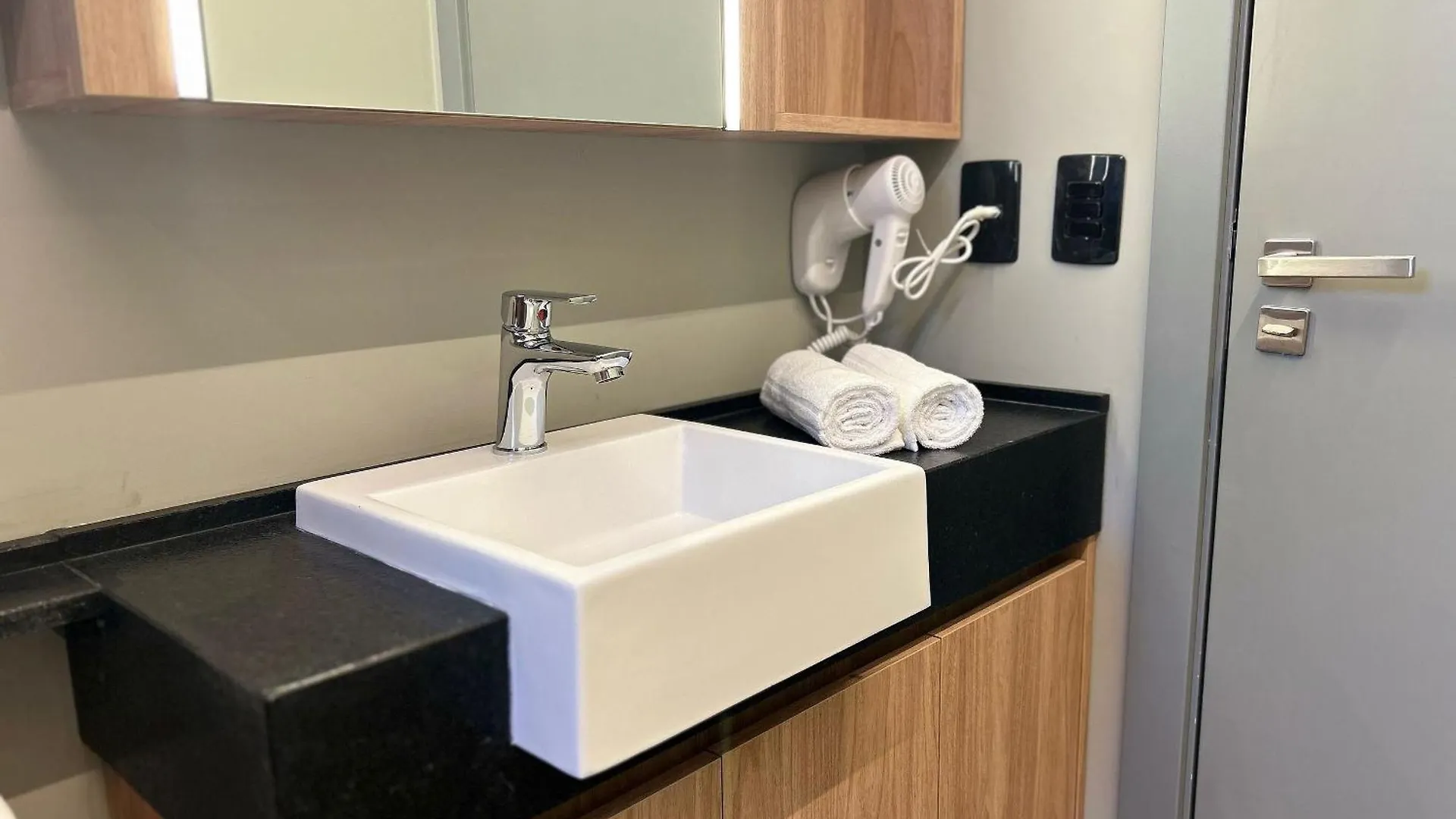 Oslo Xtay - Estudios Com Cozinha Completa No Centro De Floripa Florianópolis